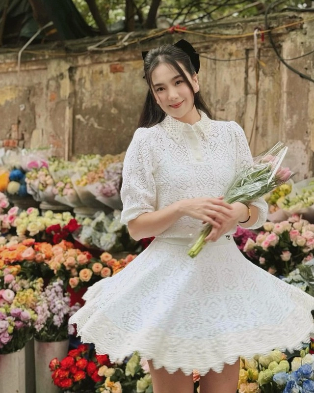 8 outfit hè gợi cảm mang lại may mắn tài lộc cho người mệnh kim - 3