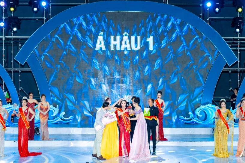 Á hậu 1 hoa hậu doanh nhân tài sắc việt nam 2025 - phan thị hương - 1