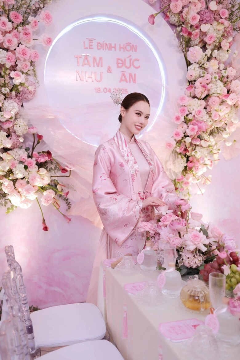 Á hậu 9x chính thức lên xe hoa đeo vàng trĩu cổ đẹp nền nã chuẩn gái huế - 4
