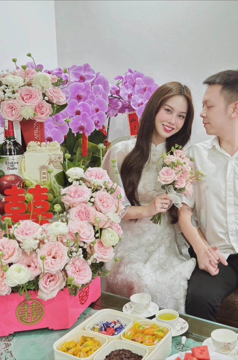 Á hậu 9x chính thức lên xe hoa đeo vàng trĩu cổ đẹp nền nã chuẩn gái huế - 8