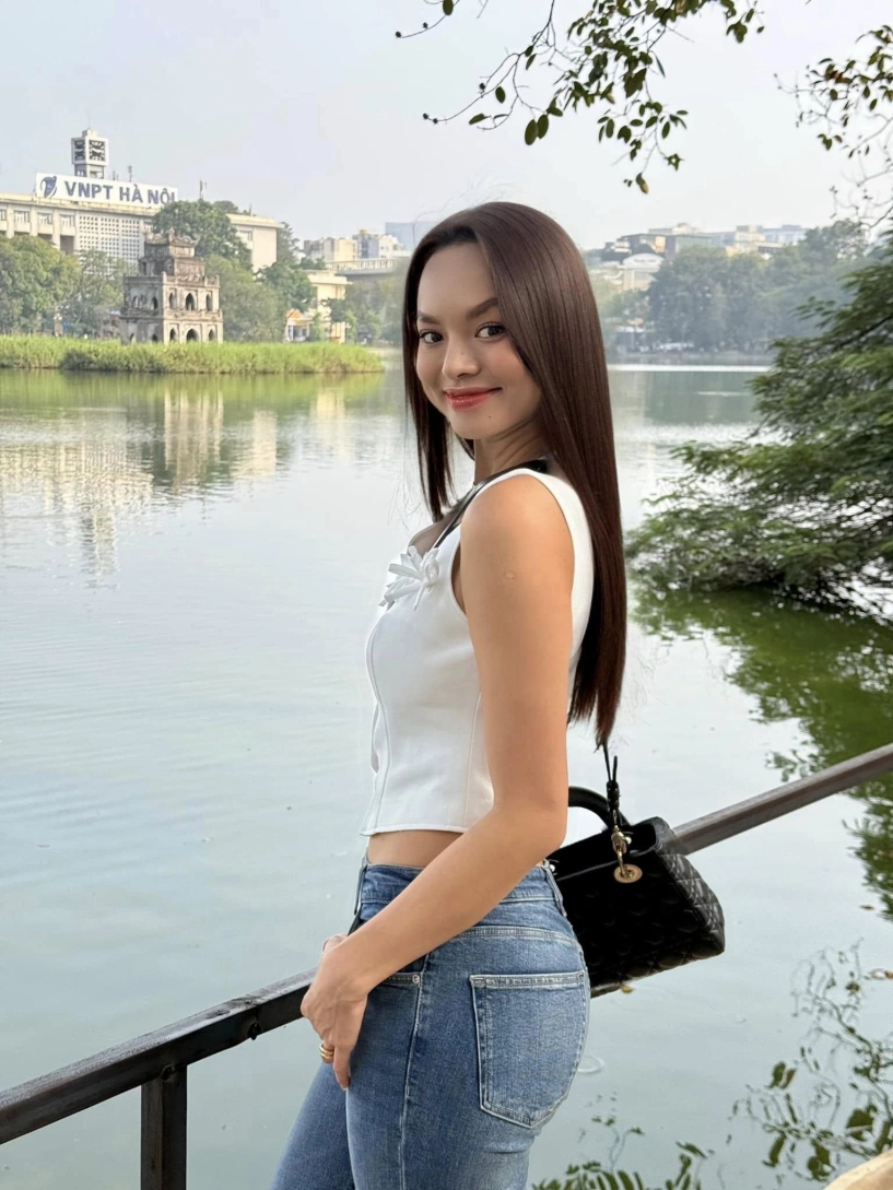 Á hậu việt sang thái lan chơi té nước mặc váy ảo ảnh như lưới đánh cá ở trong nước cũng quyến rũ chẳng kém - 13