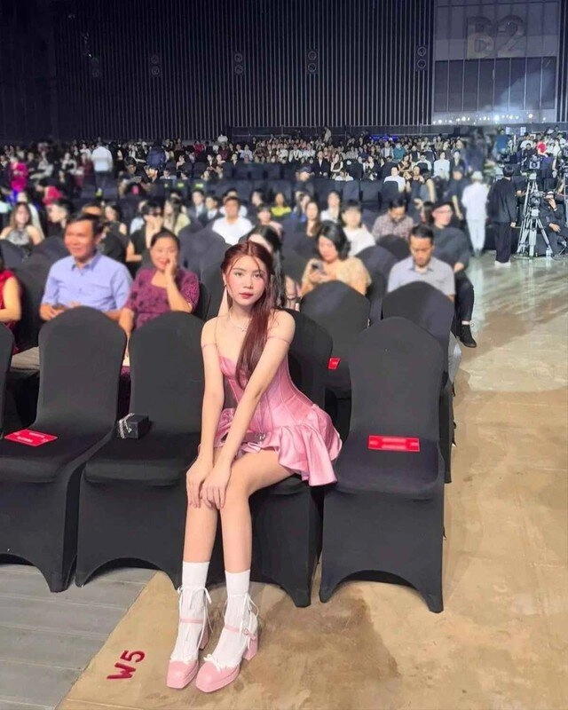 Ái nữ nhà sao việt 17 18 tuổi đã diện đồ gợi cảm con gái diva mỹ linh gây bất ngờ hơn gái út nhà quyền linh - 8