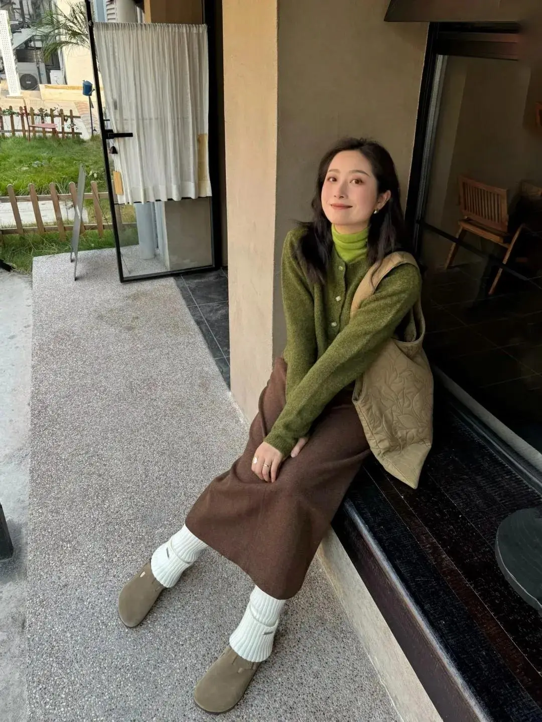 Ba màu sắc tôn da trắng nhất mùa xuân kết hợp với 4 mẹo mặc đồ này đẹp hết chỗ chê - 6