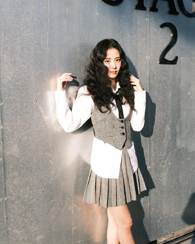 Bắt trend phong cách preppy chất như jisoo đây là những outfit đậm chất con nhà giàu giúp chị em vừa trẻ trung vừa sang chảnh - 8