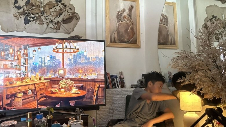 Bên trong căn nhà của phạm anh khoa và vợ hơn 6 tuổi riết rồi thì góc nào cũng hoa và lá - 14