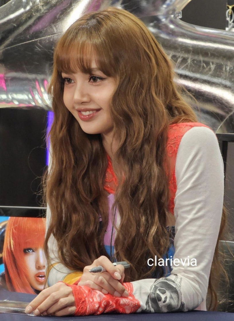 Blackpink bắt trend tông nâu mocha jennie thời thượng lisa gây tranh cãi - 1