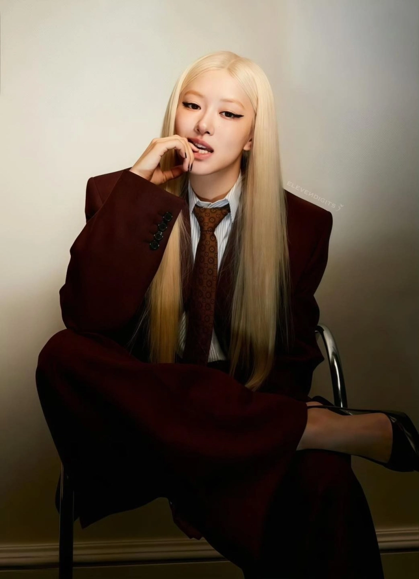 Blackpink bắt trend tông nâu mocha jennie thời thượng lisa gây tranh cãi - 7