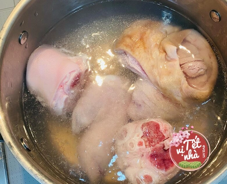 Canh móng giò thập cẩm đổi vị cho bữa cơm ngày tết - 3