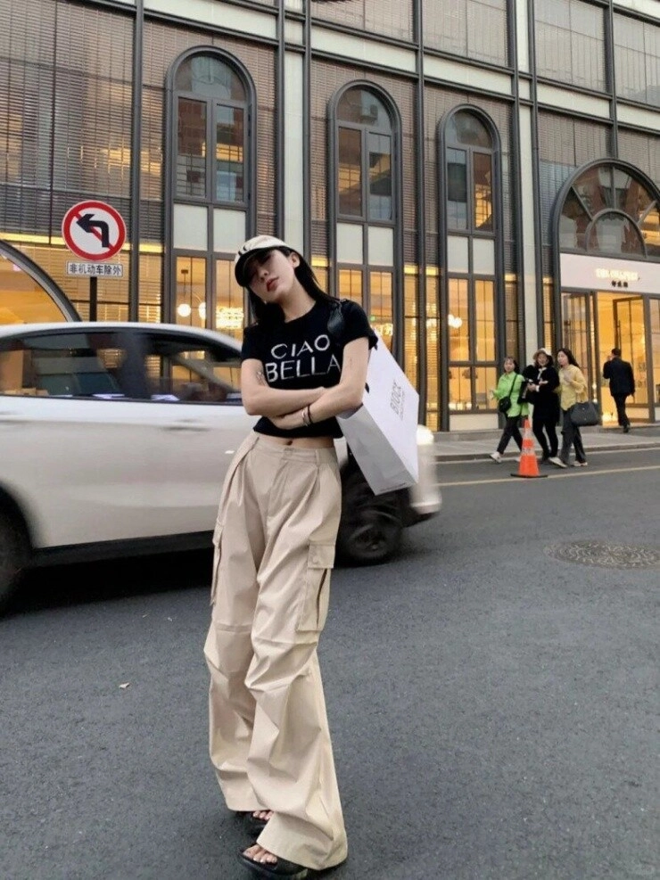 Chị em đi xem diễu binh 304 tham khảo ngay 8 outfit vừa ăn ảnh vừa thoải mái này - 5