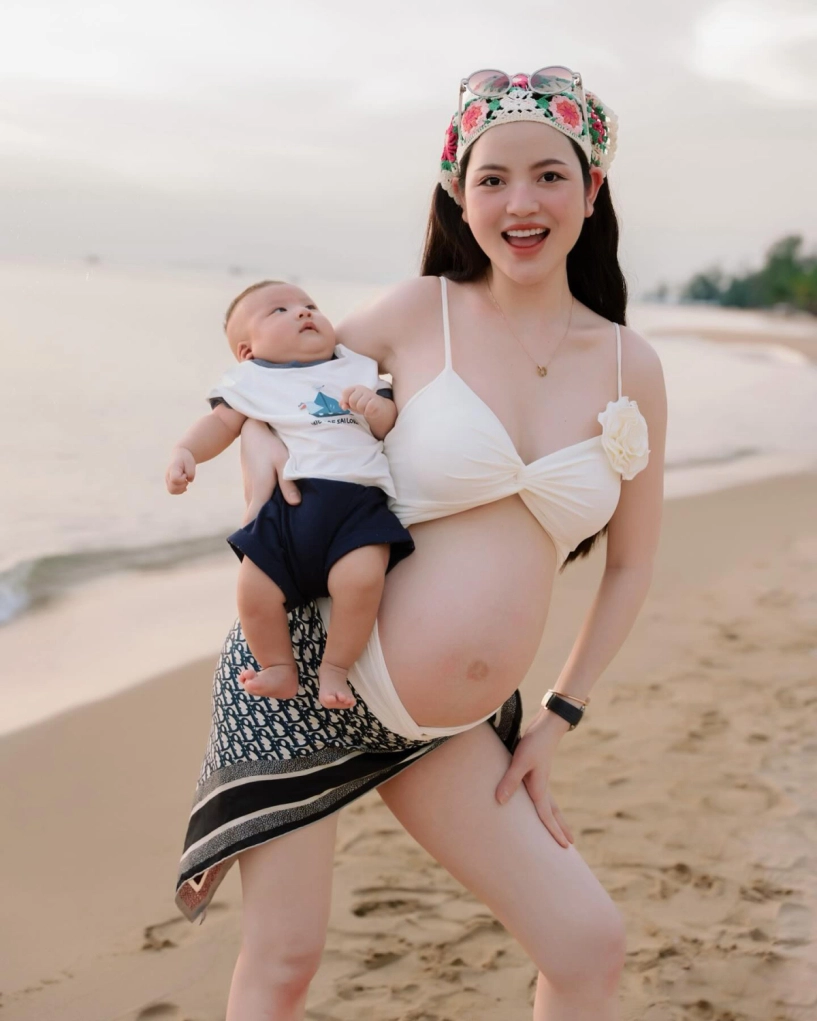 Chu thanh huyền đi đâu cũng đeo đồng hồ 700 triệu đồng chồng tặng - 8