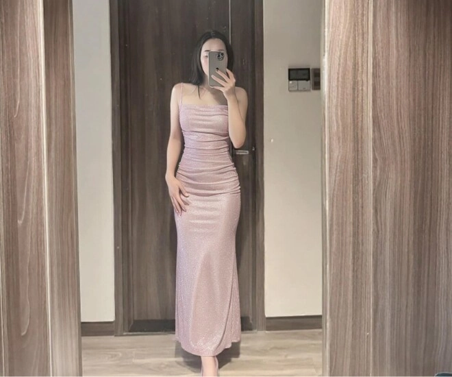 Có gì hot ở kiểu váy này mà giới trẻ cả nam lẫn nữ ở việt nam đều đua nhau diện - 1