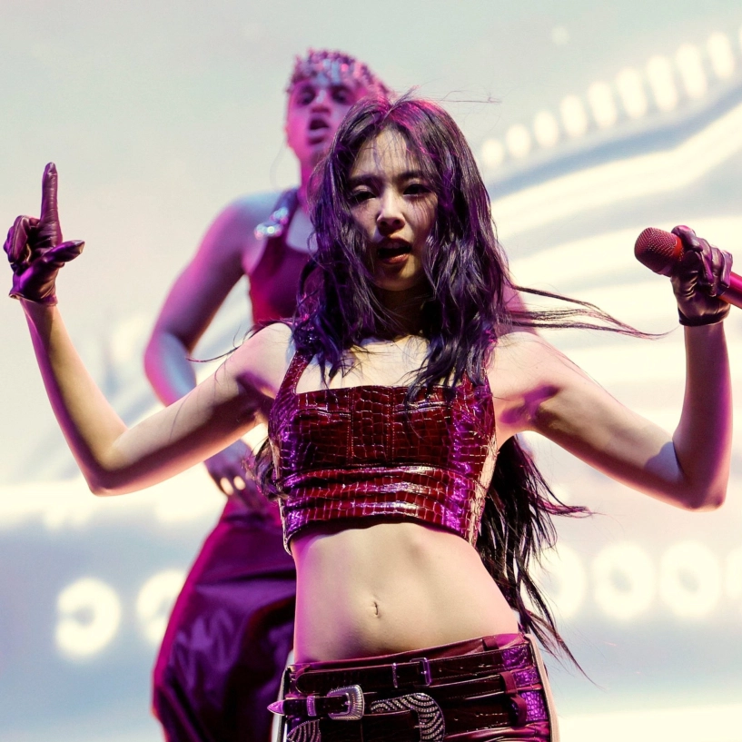 Coachella 2025 jennie blackpink chỉ diện một bộ đồ nhưng biến hóa thần sầu - 10