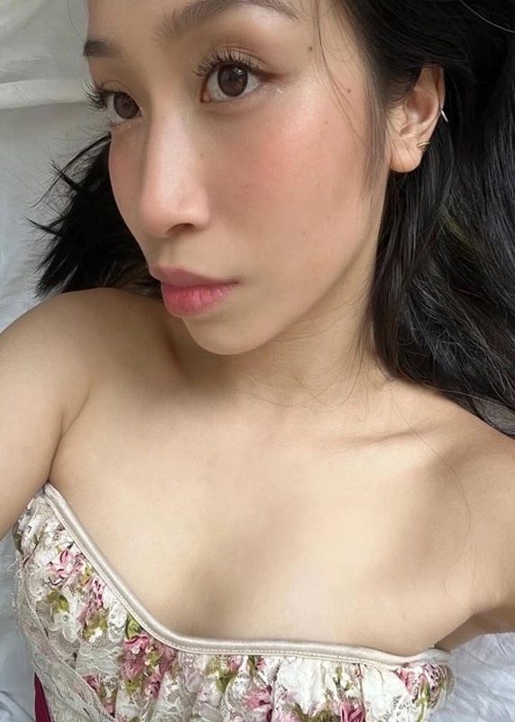 Con gái mỹ linh hút mắt với đồ cắt xẻ xuyên thấu táo bạo - 5