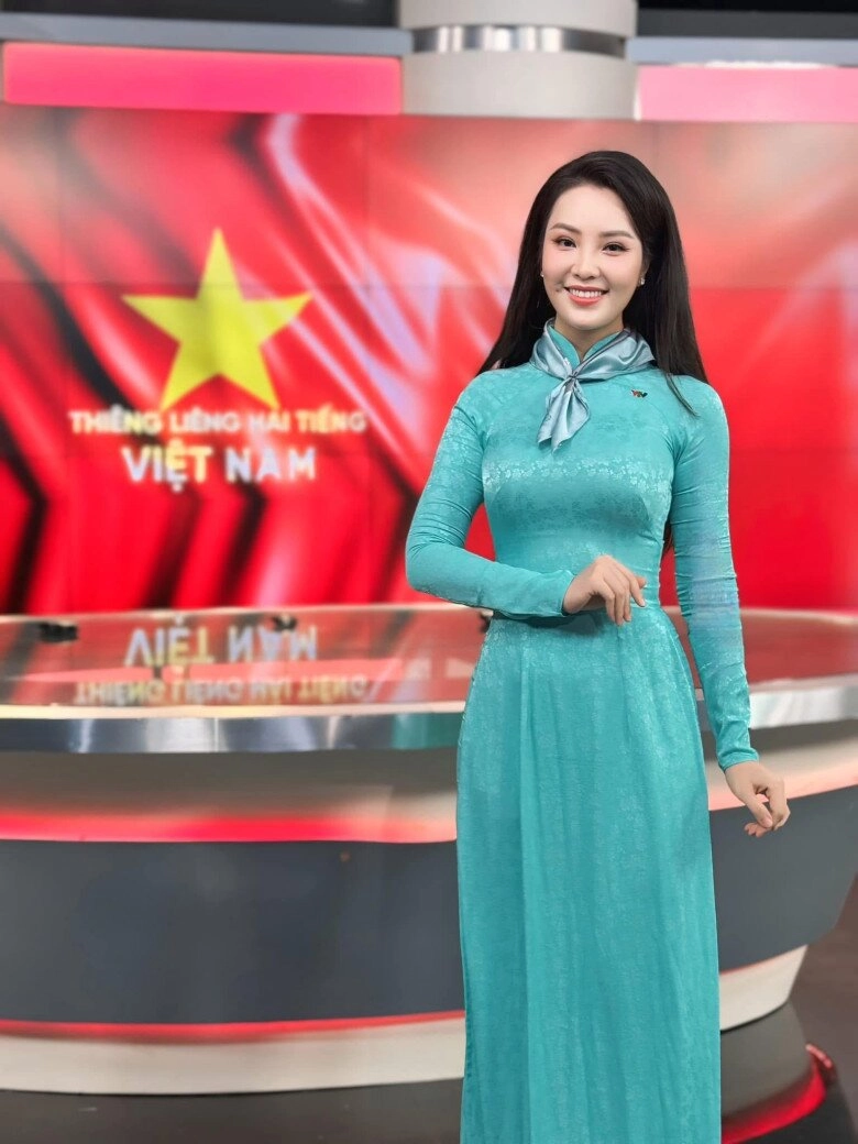 Cùng tham gia sự kiện vinh danh việc tử tế hai mỹ nhân vbiz mặc đối lập nhưng đều ghi điểm tuyệt đối - 12