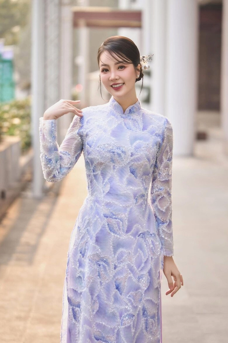 Cùng tham gia sự kiện vinh danh việc tử tế hai mỹ nhân vbiz mặc đối lập nhưng đều ghi điểm tuyệt đối - 14