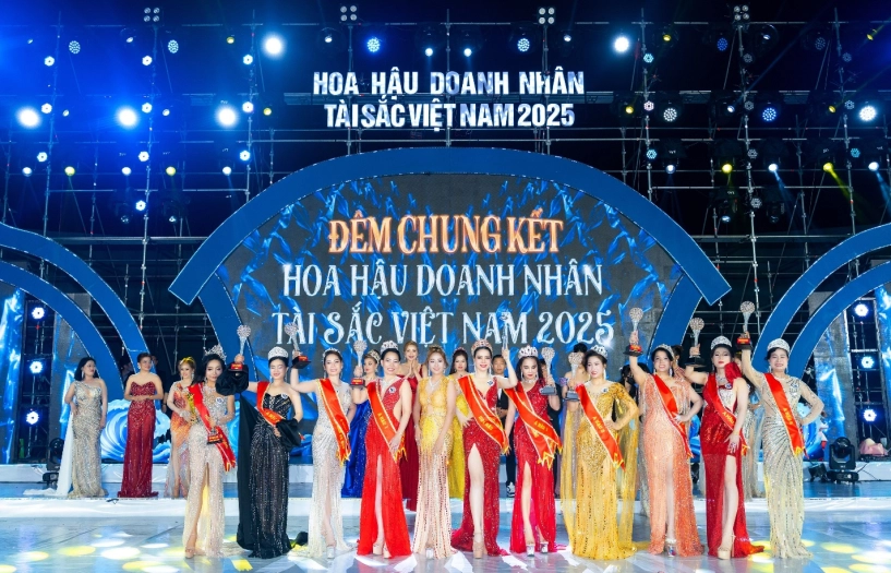 Doanh nhân phạm thị minh vỡ òa khi giành danh hiệu á hậu 3 tại hoa hậu doanh nhân tài sắc việt nam 2025 - 5