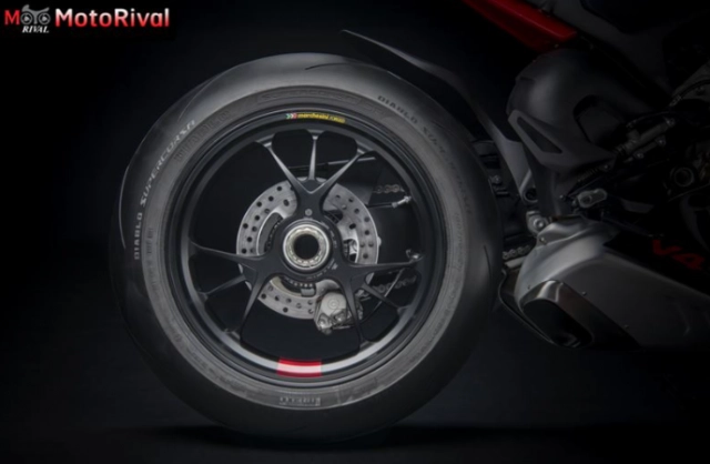 Gắp đôi trên panigale v4 2025 chắc chắn không đẹp nhưng liệu có tốt hơn gắp đơn pro-arm trước đây - 3