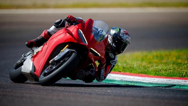 Gắp đôi trên panigale v4 2025 chắc chắn không đẹp nhưng liệu có tốt hơn gắp đơn pro-arm trước đây - 5