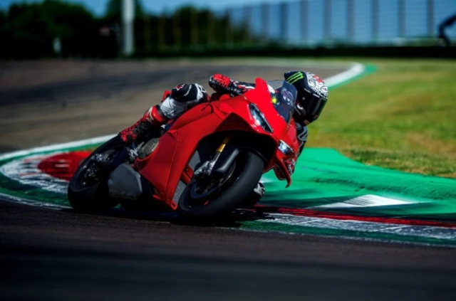 Gắp đôi trên panigale v4 2025 chắc chắn không đẹp nhưng liệu có tốt hơn gắp đơn pro-arm trước đây - 6
