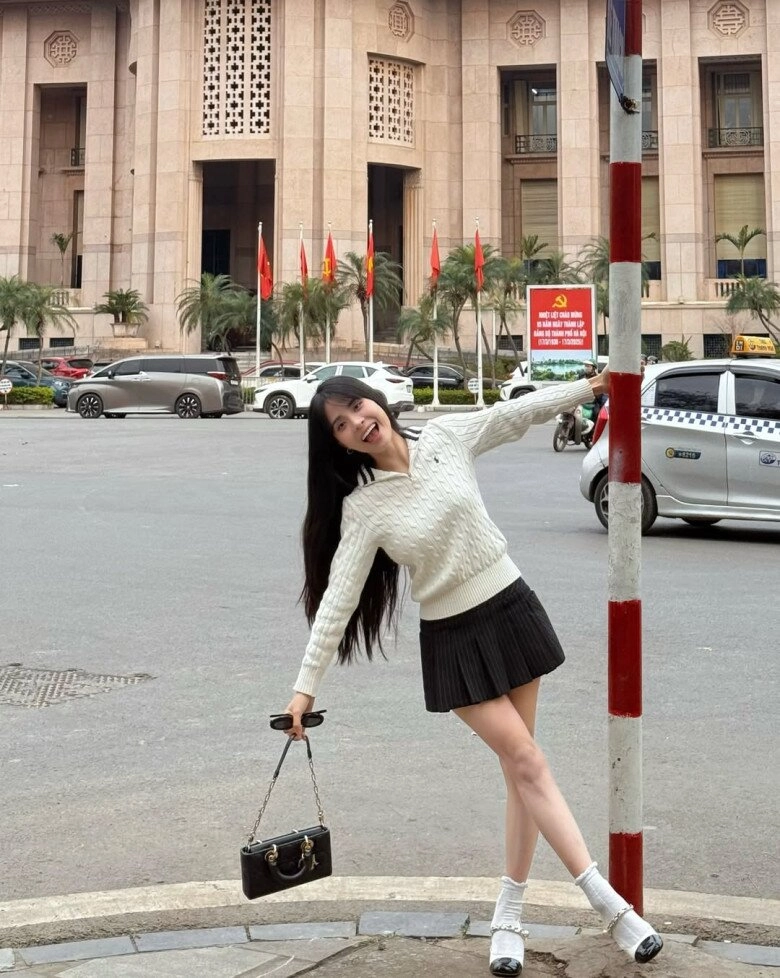 hack tuổi đỉnh cao như chị đẹp kiều anh tuổi 30 vẫn nhìn như học sinh cấp 3 nhờ item làm mưa làm gió hè 2025 - 4