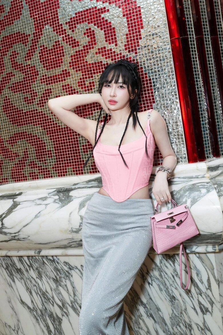 Hai phú bà bị gắn mác phá hàng hiệu giờ khác xưa người trẻ trung hơn tuổi người về đúng đẳng cấp vợ tổng tài - 12