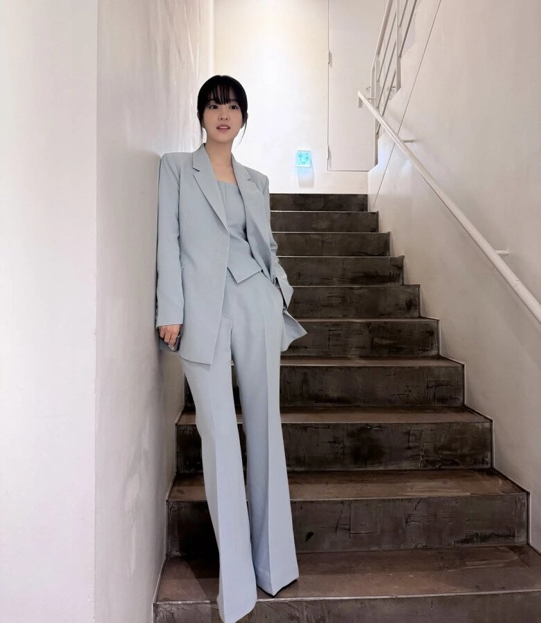 Hàn quốc có park bo young việt nam có huyền baby cao xấp xỉ 1m57 nhưng trẻ như nữ sinh mặc gì cũng quyến rũ - 4