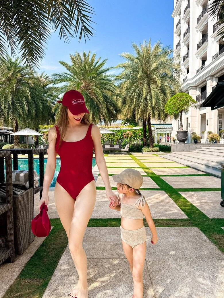 Hồ ngọc hà phủ sóng mạng với bộ áo tắm đỏ rực dẫn đầu xu hướng thời trang hè 2025 - 3