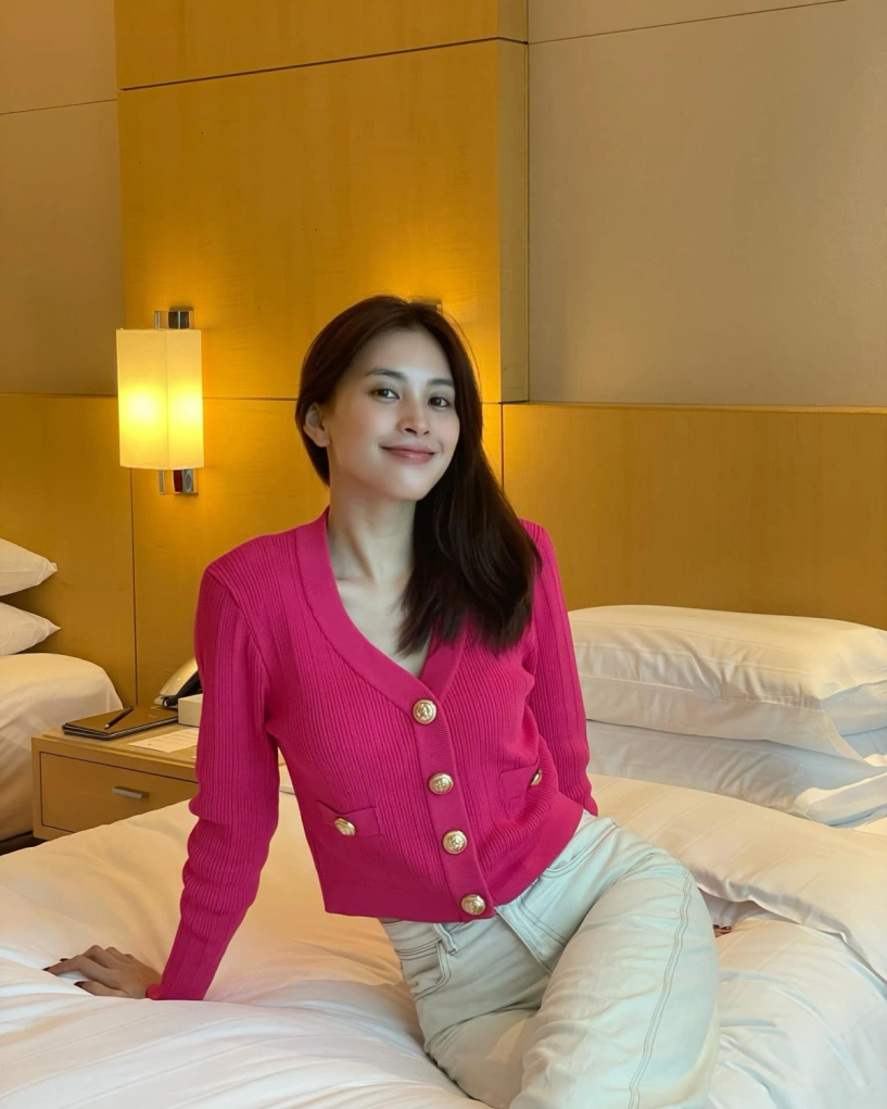 Hoa hậu tiểu vy sắm áo hàng chục triệu đồng theo lố - 5