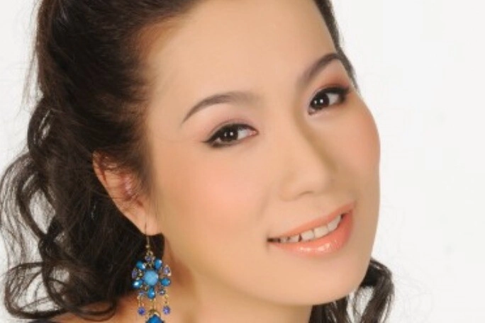 Hoa hậu việt hiếm hoi có bằng tiến sĩ tuổi xế chiều sống ẩn khỏi showbiz nhan sắc đời thật là một ẩn số - 1