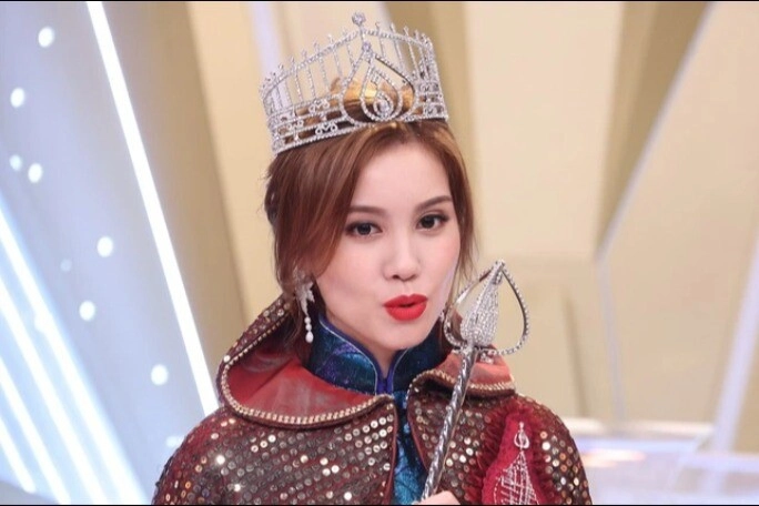 Hoa hậu xấu nhất lịch sử bị công chúng hắt hủi nhiều lần đi thi sắc đẹp đều đạt giải cao - 4