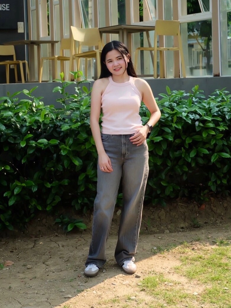 hot nhất hè 2025 là 4 mẫu áo mặc vào là mát này diện cả ngày đi làm hay đi chơi đều thích hợp - 2