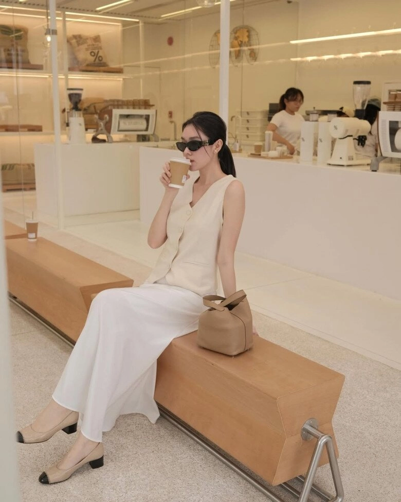 Hot nhất mùa xuân hè 2025 là chân váy dài màu trắng tham khảo cách mỹ nhân việt mặc để đẹp xứng đáng 0 điểm - 5