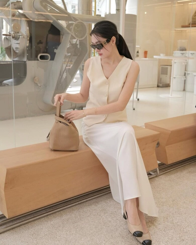 Hot nhất mùa xuân hè 2025 là chân váy dài màu trắng tham khảo cách mỹ nhân việt mặc để đẹp xứng đáng 0 điểm - 6