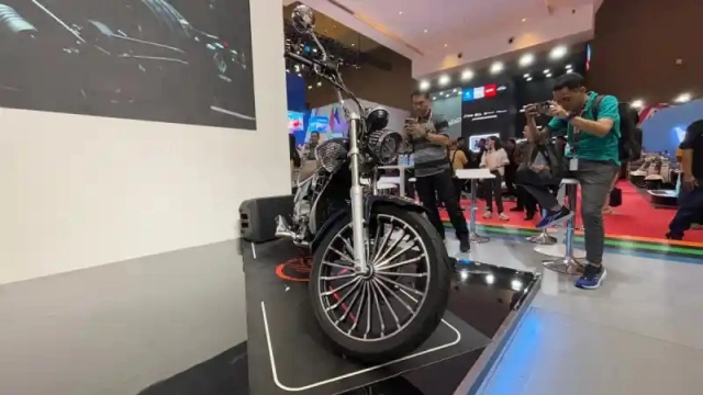 Khám phá keeway gleiten 125 - chiếc chopper vạm vỡ và độc lạ với trái tim cvt nhỏ xíu - 3