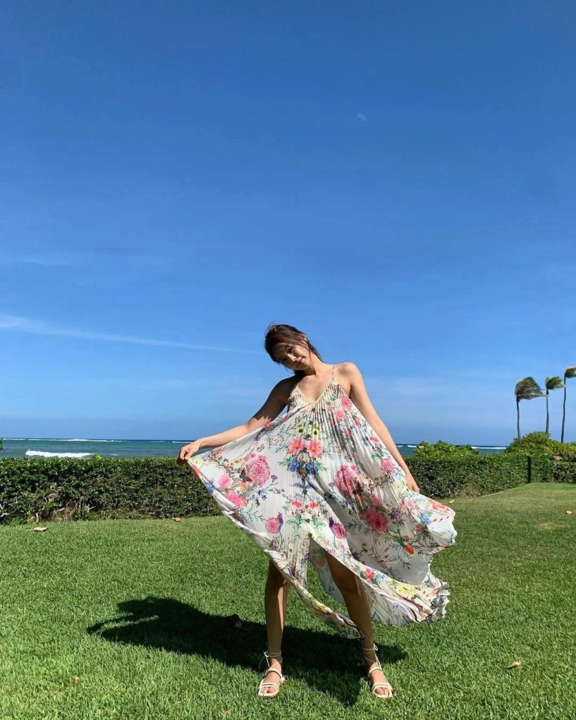Khi dàn it girls lên đồ chào hè người mặc 2 mảnh quyến rũ người nửa kín nửa hở thời thượng - 2