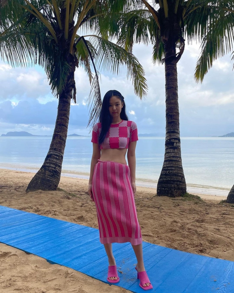 Khi dàn it girls lên đồ chào hè người mặc 2 mảnh quyến rũ người nửa kín nửa hở thời thượng - 3