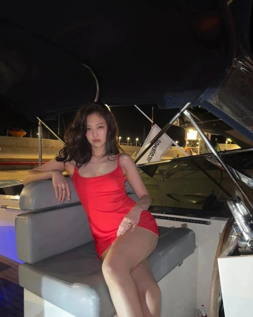 Khi dàn it girls lên đồ chào hè người mặc 2 mảnh quyến rũ người nửa kín nửa hở thời thượng - 4