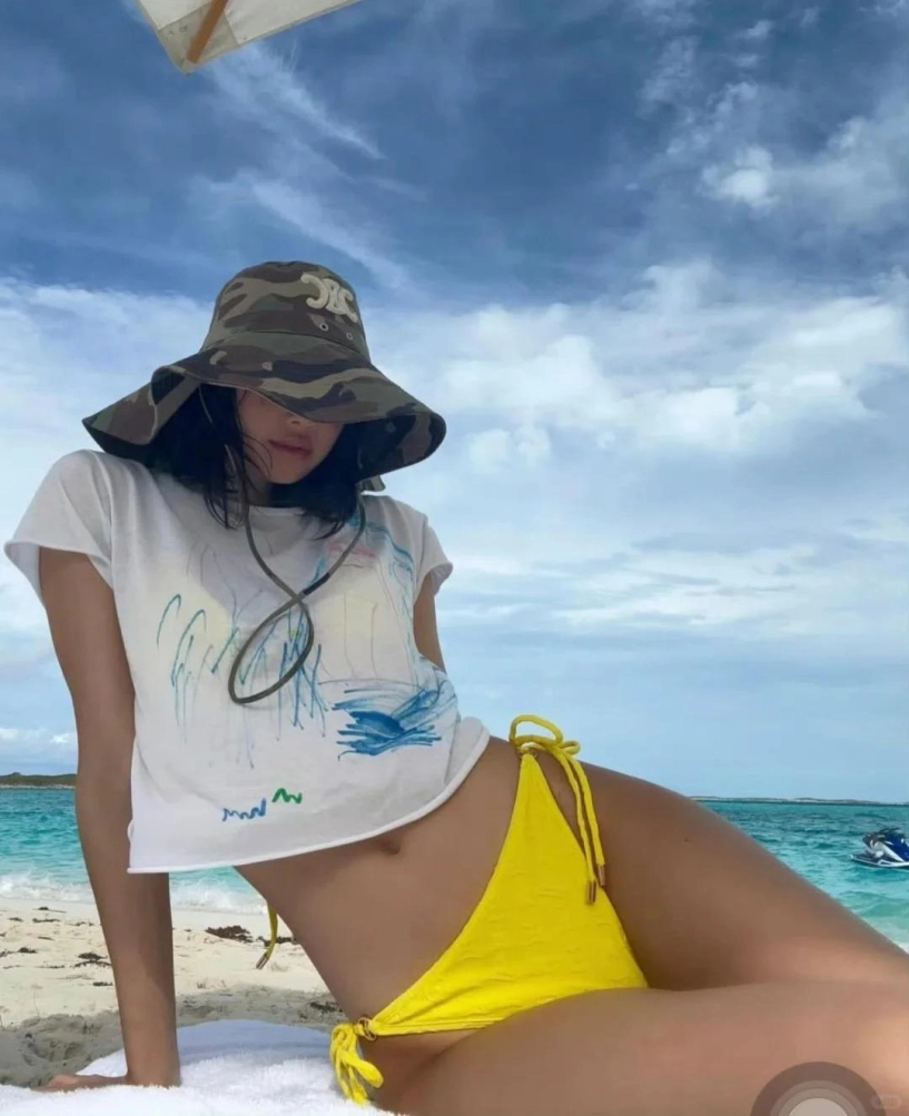 Khi dàn it girls lên đồ chào hè người mặc 2 mảnh quyến rũ người nửa kín nửa hở thời thượng - 7
