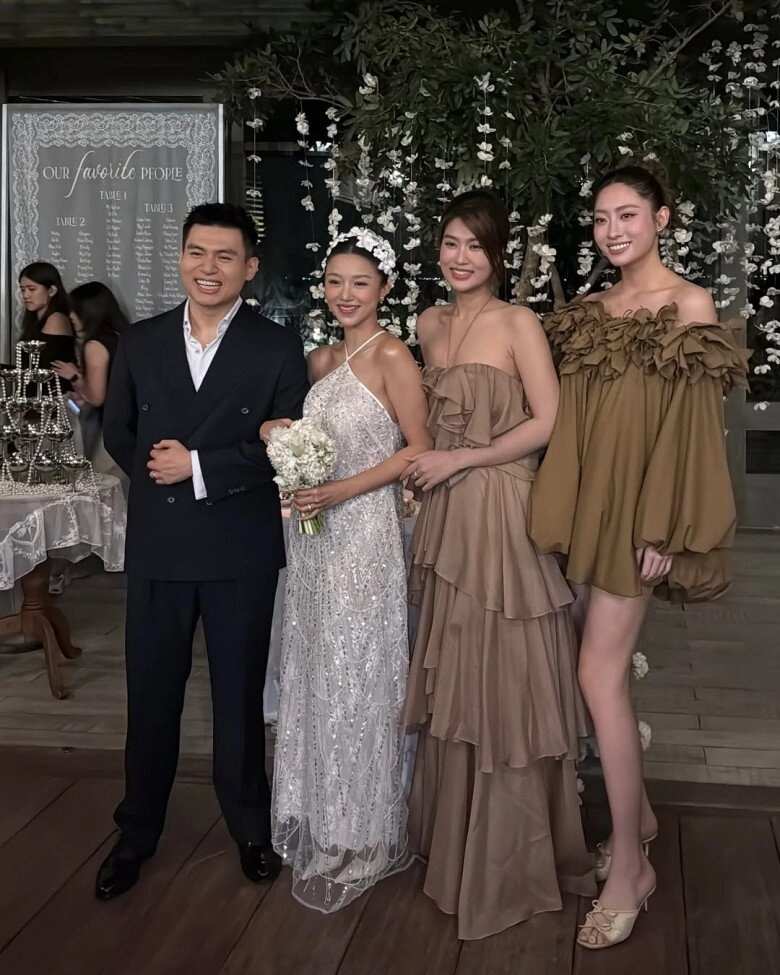 Không còn mặc táo bạo lương thùy linh nay đi ăn cưới diện màu trầm đơn giản khoe đôi chân thuộc hàng top - 6