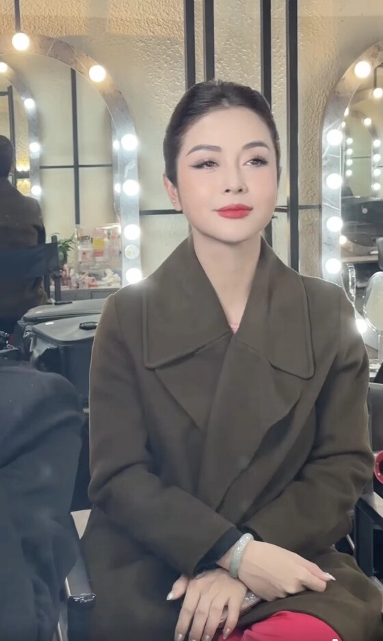 Không phải kim cương jennifer phạm đeo món trang sức quý hiếm mà phạm băng băng thường sử dụng - 2