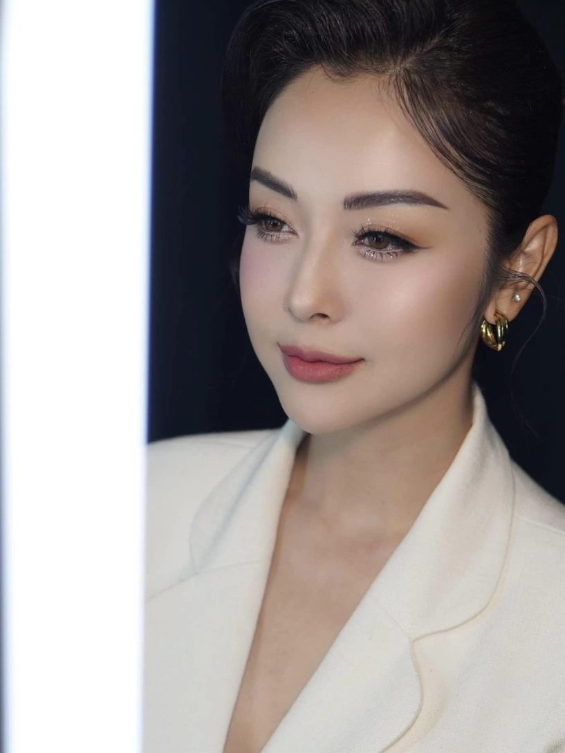 Không phải kim cương jennifer phạm đeo món trang sức quý hiếm mà phạm băng băng thường sử dụng - 11