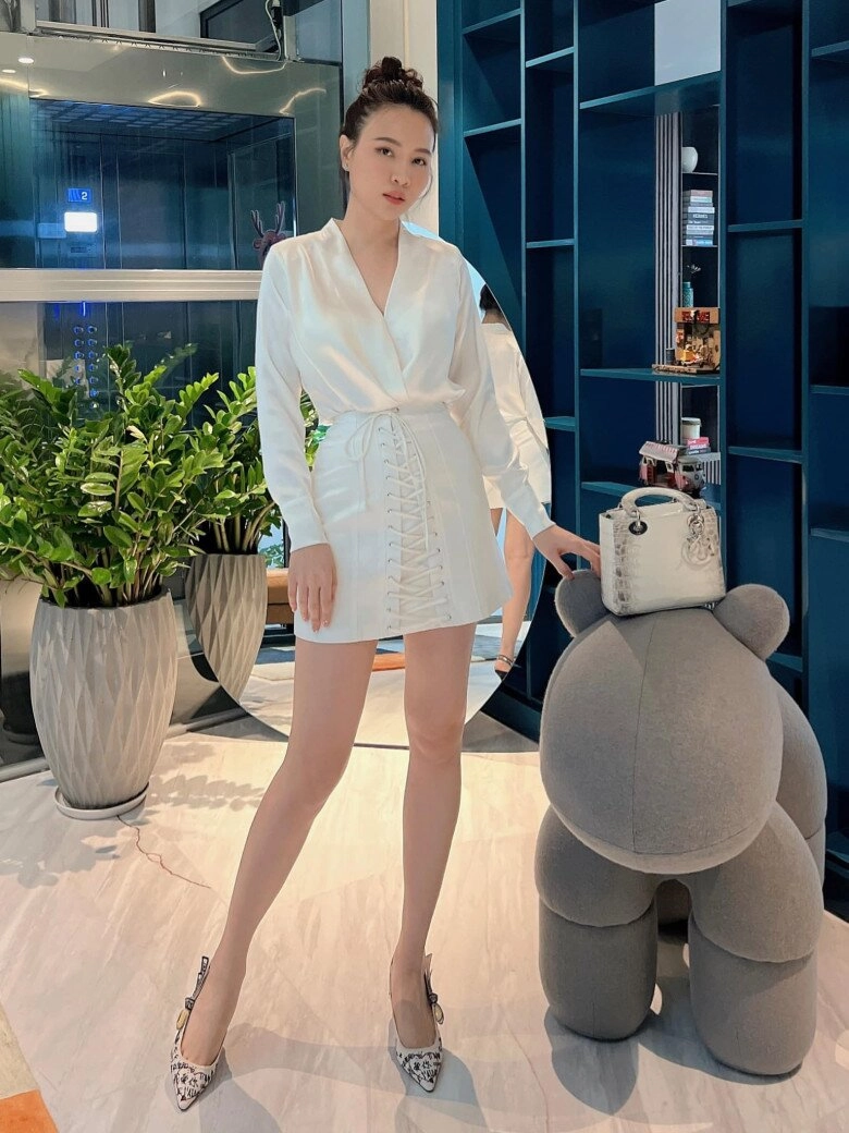 Kiểu áo công sở đàm thu trang rất mê diện cùng quần ống rộng vừa thanh lịch vừa trẻ trung - 3