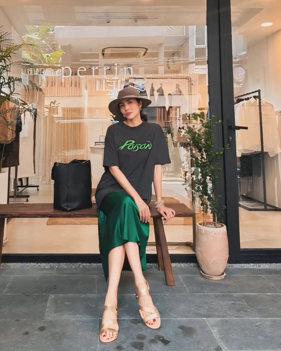 Kiểu chân váy vừa sang vừa siêu mát mẻ dự đoán cháy hàng hè này đến ngọc nữ tăng thanh hà còn bỏ tiền tậu về - 1