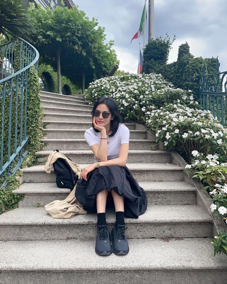 Kiểu giày song hye kyo rất mê mặc với váy hay quần đều đẹp biết 4 cách phối này càng thêm cao ráo - 8