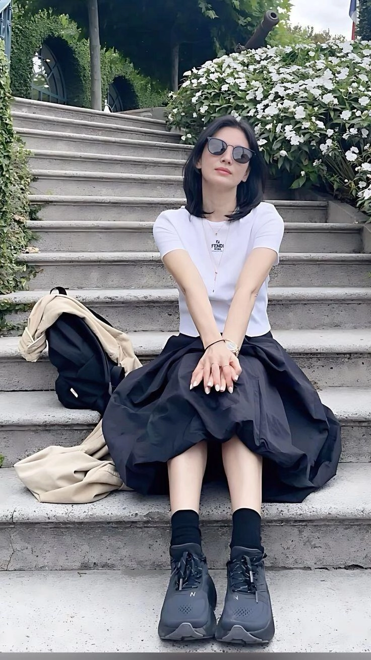 Kiểu giày song hye kyo rất mê mặc với váy hay quần đều đẹp biết 4 cách phối này càng thêm cao ráo - 9