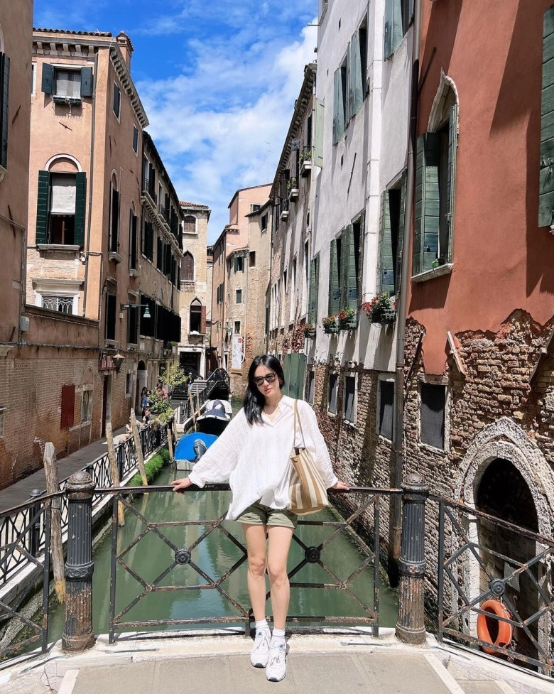 Kiểu giày song hye kyo rất mê mặc với váy hay quần đều đẹp biết 4 cách phối này càng thêm cao ráo - 12