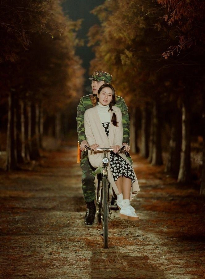 Kiểu giày song hye kyo rất mê mặc với váy hay quần đều đẹp biết 4 cách phối này càng thêm cao ráo - 19