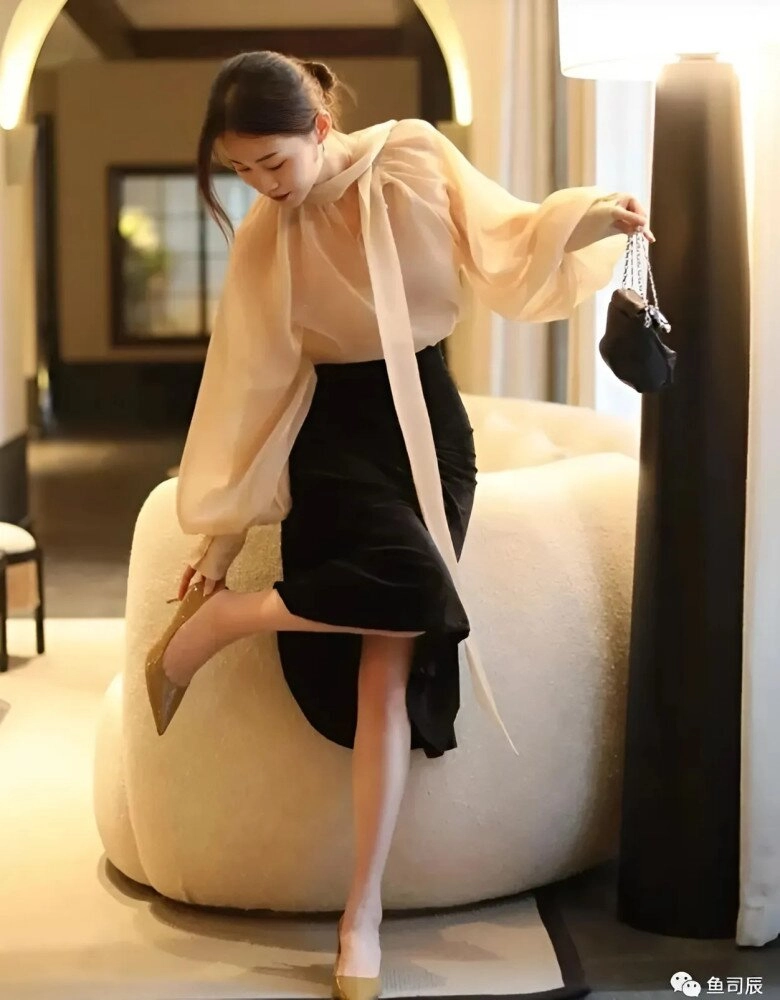 Kiểu giày thanh lịch hơn giày thể thao dễ đi hơn giày cao gót đẹp nhất cho dân công sở năm 2025 - 8