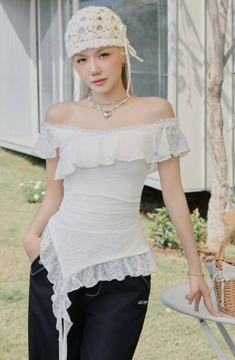 Kiểu mũ đục lỗ không che được nắng mưa thay thế nón rộng vành hè này từ hoa hậu đến mẹ 3 con đều mê - 7