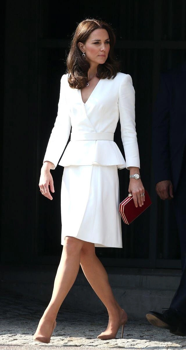 Là biểu tượng thời trang hoàng gia anh kate middleton chỉ diện đi diện lại 6 kiểu đồ này suốt hơn 10 năm qua - 17